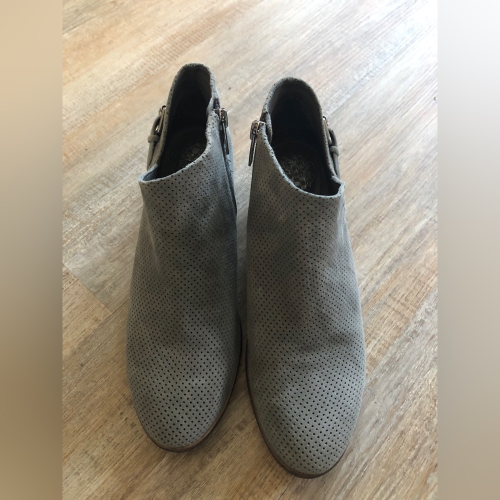 Vince Camuto Gray Boots | Low Cut | Size 8M US